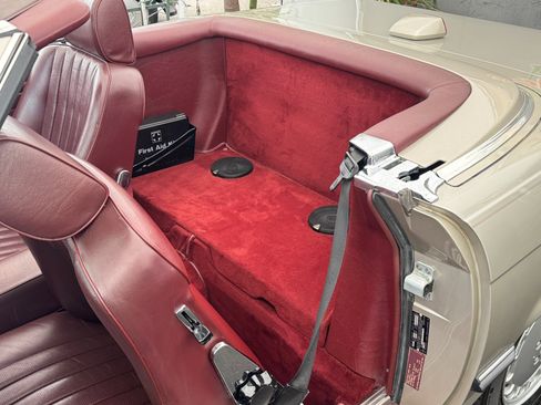 Used 1987 Mercedes-Benz 560 SL image 25