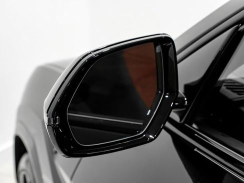 Used 2022 Lamborghini Urus image 40