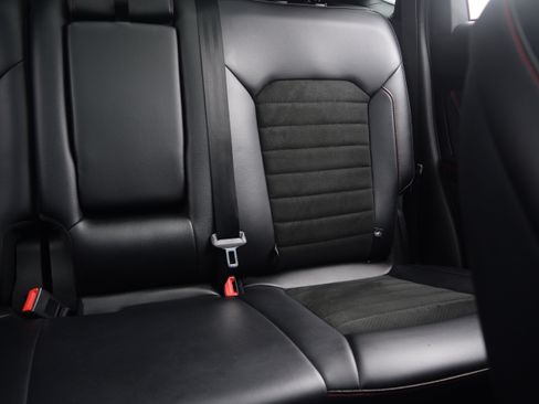 Used 2023 Ford Edge ST-Line image 16