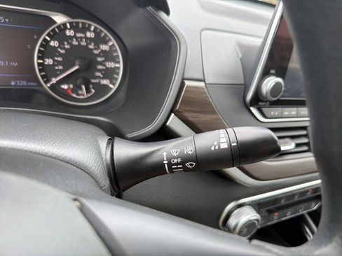 Used 2024 Nissan Altima 2.5 SV image 15