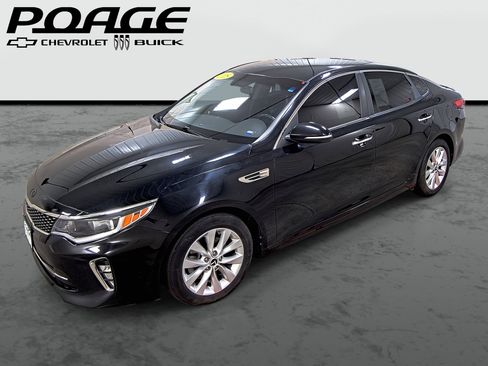 Used 2018 Kia Optima S image 1