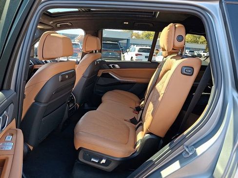 Used 2023 BMW X7 xDrive40i w/ Executive Package image 13