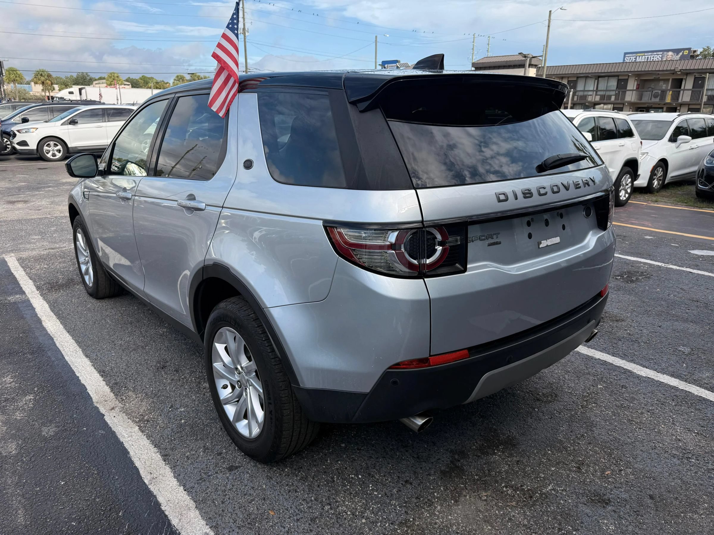 Used 2018 Land Rover Discovery Sport HSE AWD/4WD image 4