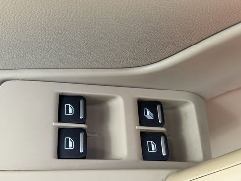 Used 2019 Volkswagen Beetle 2.0T SE w/ SE Premium Package image 14