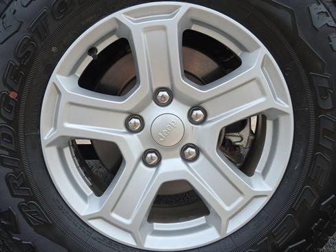 Used 2021 Jeep Wrangler Unlimited Sport AWD/4WD image 13