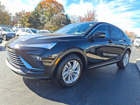 Used 2024 Buick Envista Preferred w/ Convenience II Package image 3