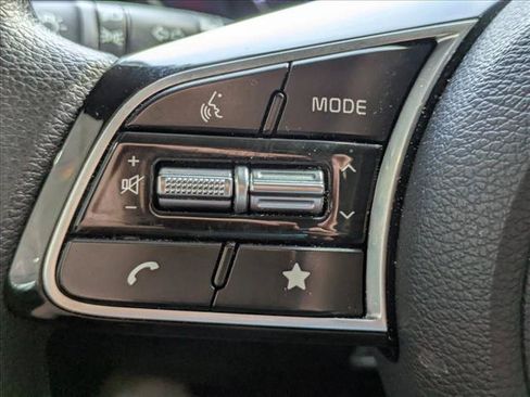 Used 2022 Kia Forte LXS w/ LXS Technology Package FWD image 5