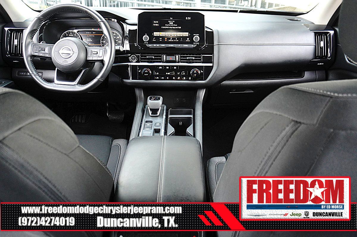Used 2024 Nissan Pathfinder SV FWD image 11