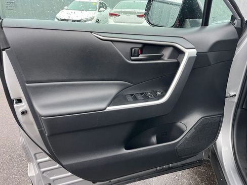 Used 2025 Toyota RAV4 LE image 20