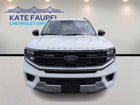 Used 2025 Ford Expedition Max Platinum image 2