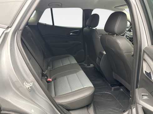 Used 2026 Chevrolet Trax LT FWD image 17