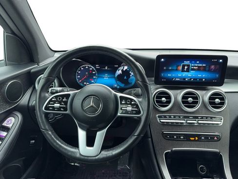 Used 2021 Mercedes-Benz GLC 300 4MATIC w/ Premium Package image 16