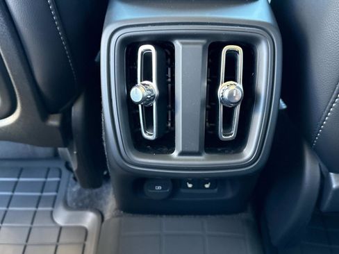 New 2026 Volvo XC40 B5 Ultra w/ Climate Package image 15