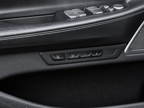 Used 2021 BMW 750i xDrive image 51