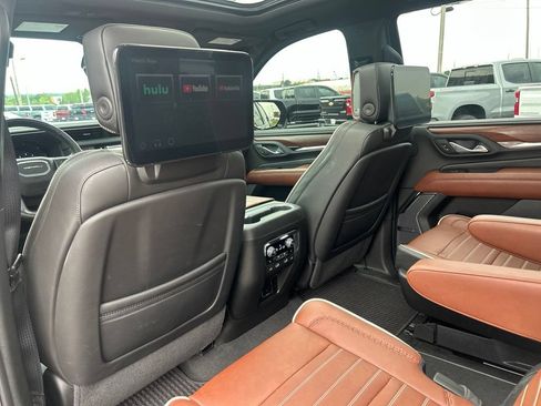 Used 2024 GMC Yukon Denali Ultimate AWD/4WD image 39