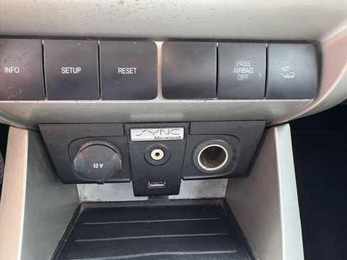 Used 2009 Ford Focus SES FWD image 36
