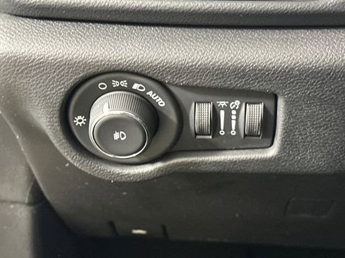 Used 2020 Chrysler Pacifica Touring w/ S Appearance Package image 19