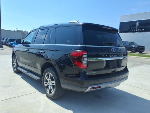 Used 2024 Ford Expedition Limited RWD image 3