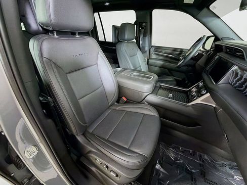 Used 2024 GMC Yukon XL Denali w/ Advanced Technology Package AWD/4WD image 28