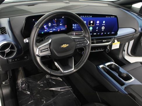 Used 2024 Chevrolet Equinox EV LT image 10