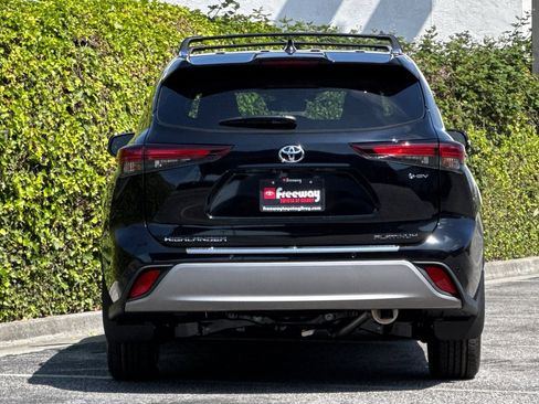 New 2026 Toyota Highlander Platinum AWD/4WD image 5