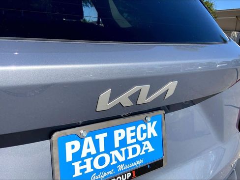 Used 2023 Kia Sorento S w/ Panoramic Sunroof Package image 9