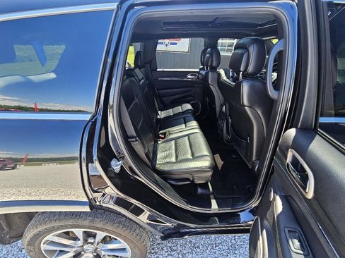 Used 2017 Jeep Grand Cherokee Overland AWD/4WD image 32
