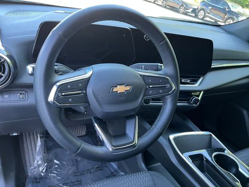 Used 2025 Chevrolet Equinox LT FWD image 28