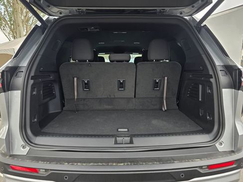 New 2025 Chevrolet Traverse LT w/ Driver Confidence Package image 16