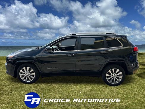 Used 2016 Jeep Cherokee Overland w/ Technology Group FWD image 3