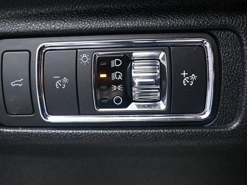 Used 2020 Lincoln Corsair AWD w/ Premium Package image 8