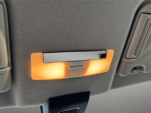 Used 2023 Nissan Kicks SR FWD image 15