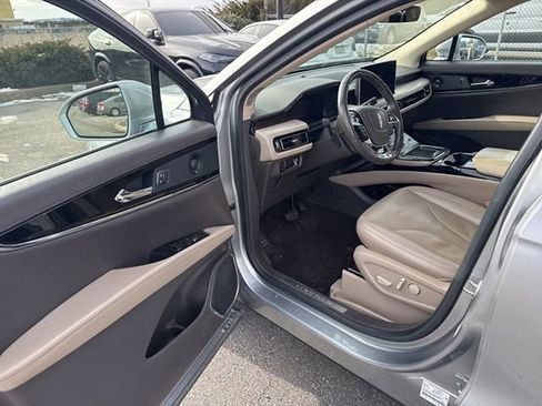 Used 2021 Lincoln Nautilus Reserve image 13