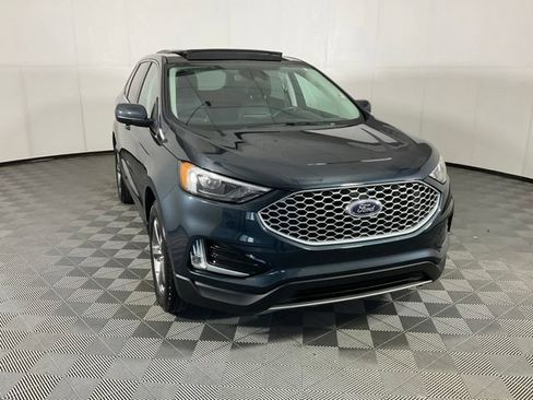 Used 2024 Ford Edge SEL w/ Convenience Package AWD/4WD image 3