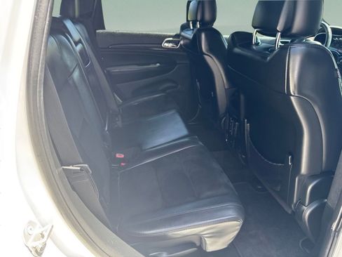 Used 2018 Jeep Grand Cherokee Laredo RWD image 25