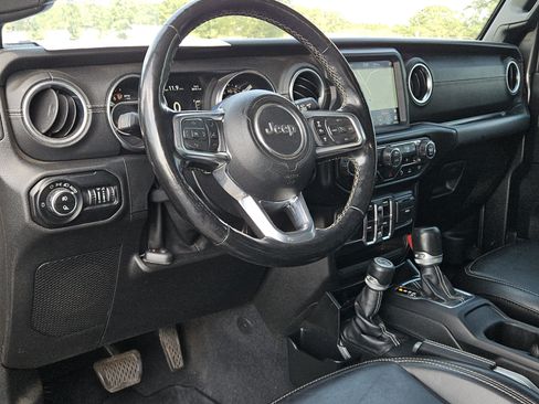 Used 2020 Jeep Gladiator Overland AWD/4WD image 25