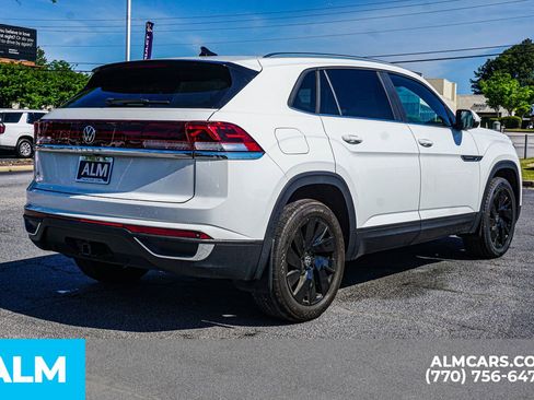 Used 2024 Volkswagen Atlas Cross Sport SE FWD image 7