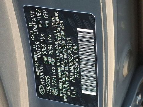 Certified 2025 Hyundai Elantra Sport image 28