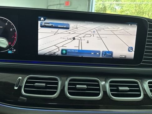 Used 2026 Mercedes-Benz GLS 450 4MATIC image 36