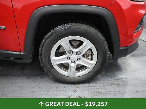 Used 2024 Jeep Compass Latitude image 19