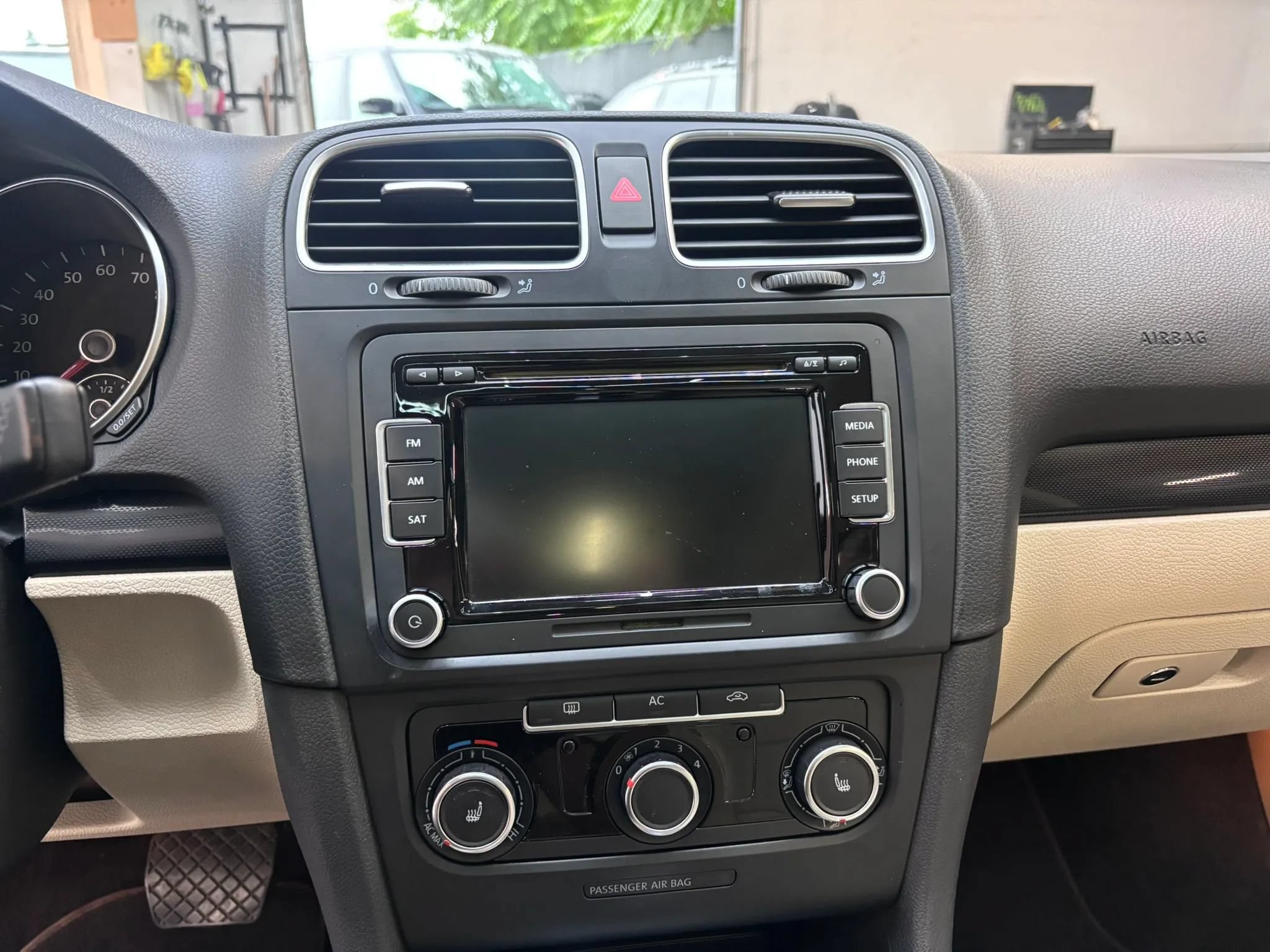 Used 2012 Volkswagen Jetta TDI FWD image 16