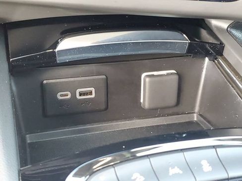 Certified 2023 Buick Envision Preferred w/ Sport Touring Package AWD/4WD image 17