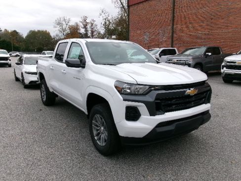 Used 2026 Chevrolet Colorado LT w/ Advanced Trailering Package RWD image 1