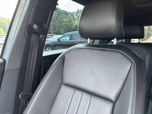 Used 2022 Volkswagen Tiguan SE R-Line FWD image 20