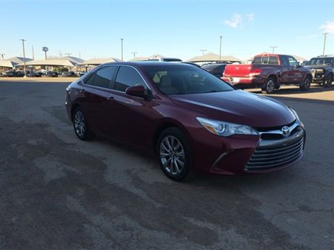 Used 2017 Toyota Camry XLE w/ Moonroof Package image 4