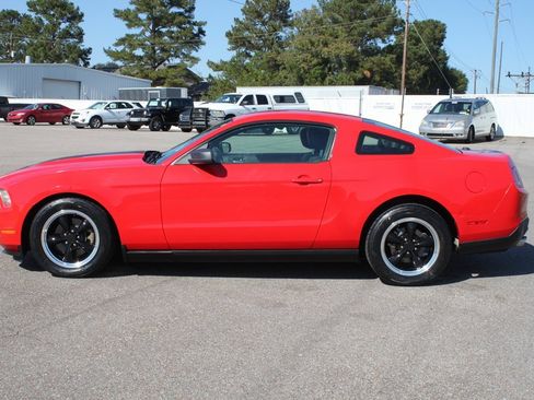 Used 2011 Ford Mustang Premium image 5
