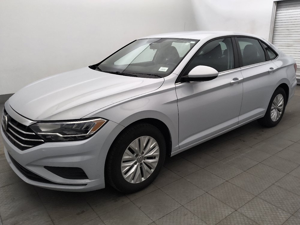 Used 2019 Volkswagen Jetta R-Line FWD image 2