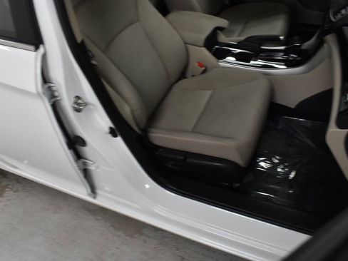 Used 2017 Honda Accord LX image 15