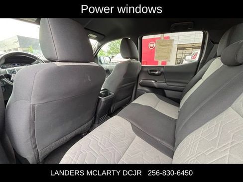 Used 2022 Toyota Tacoma TRD Off-Road w/ Technology Package AWD/4WD image 16