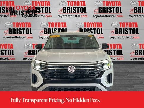 Used 2024 Volkswagen Atlas Peak Edition SEL AWD/4WD image 9